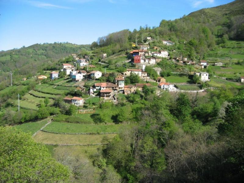 Hotel Rural Casa Migio Urbies Exterior photo