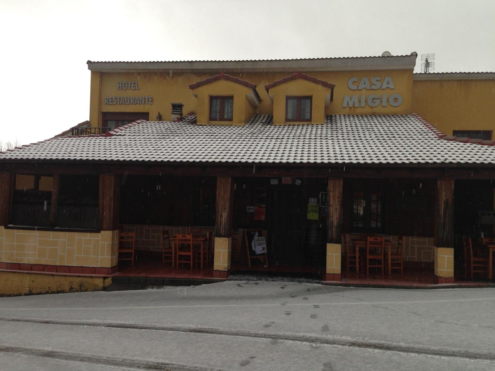 Hotel Rural Casa Migio Urbies Exterior photo